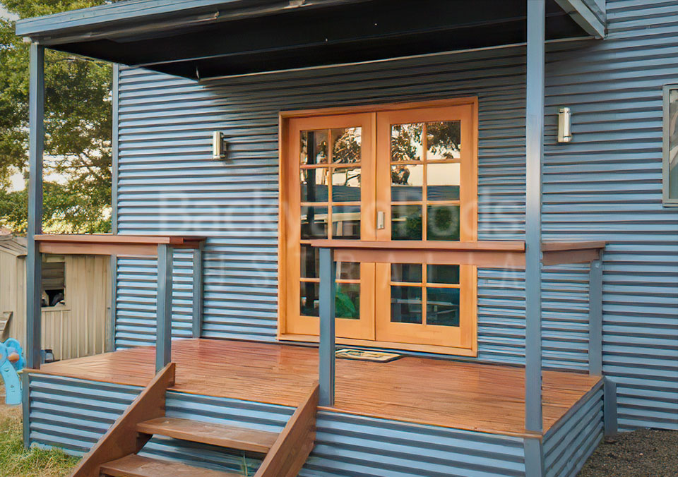 Ultimate 'man cave' with veranda in suburban Sunbury VIC