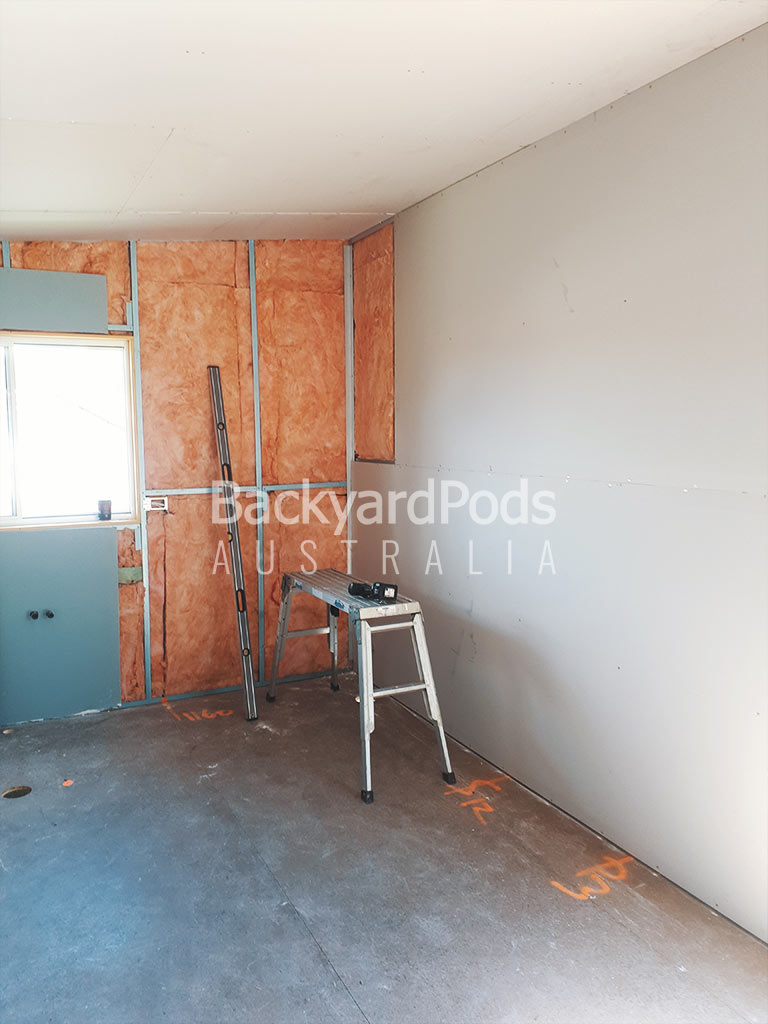 4.5m x 8m hobby photographers' studio and darkroom, Belmont NSW