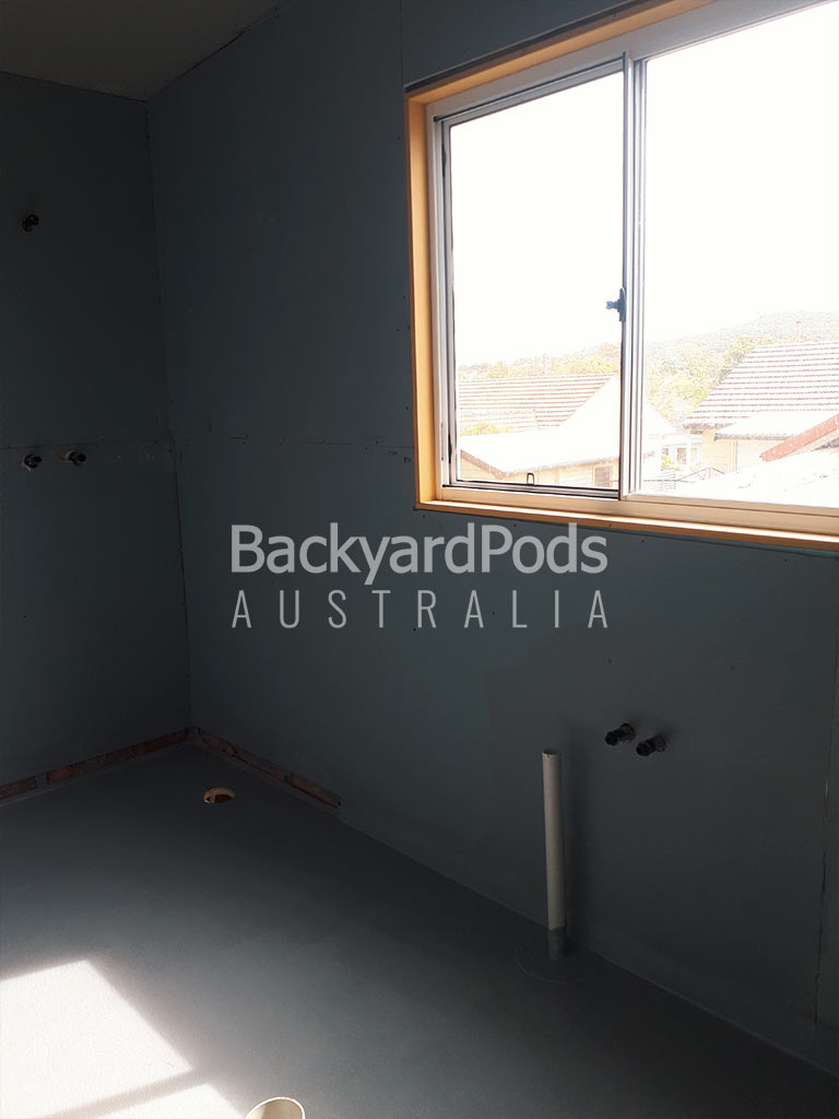 4.5m x 8m hobby photographers' studio and darkroom, Belmont NSW