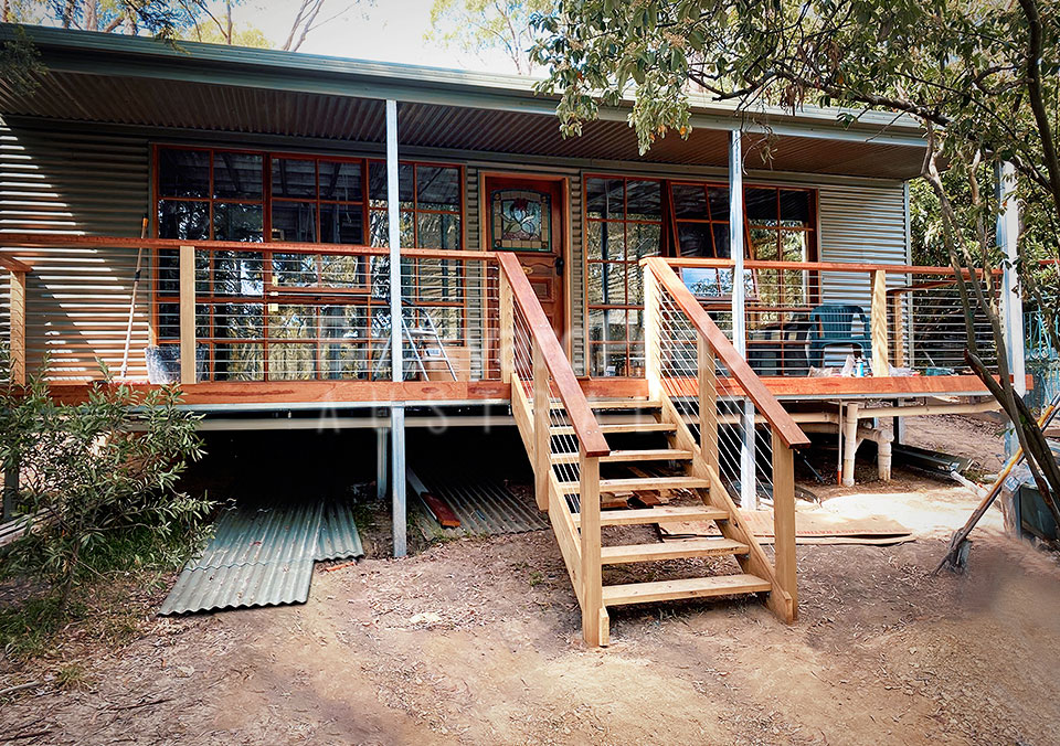 Eltham is known for leafy streets, lovely gardens, and timeless serenity. What more would an Eltham homeowner desire? A beautiful backyard studio from Backyard Pods, of course, with a welcoming front deck and veranda. It was fully approved and installed for our customer through our Backyard Pods Melbourne network.